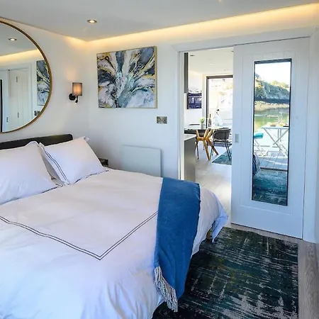 Houseboat In * Kinsale