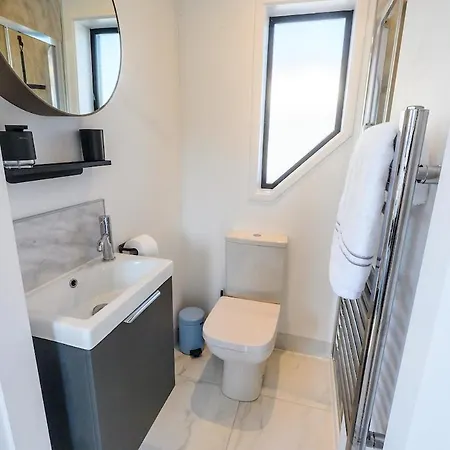 Houseboat In Botel Kinsale