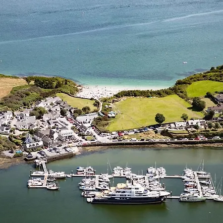 Botel Houseboat In Kinsale